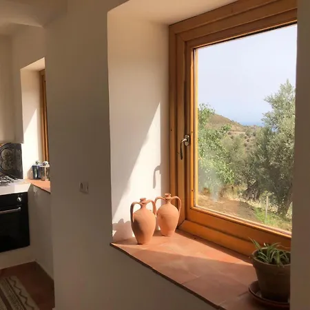 בית נופש House In The Countryside With Aeolian View Reitano (Messina)
