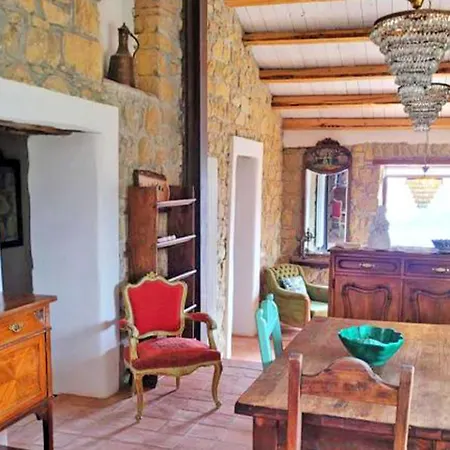 House In The Countryside With Aeolian View בית נופש *