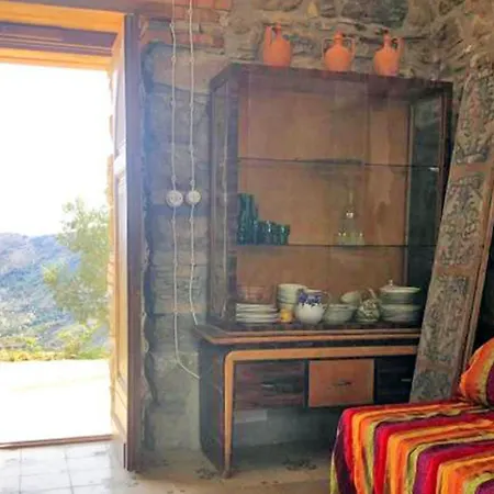 בית נופש House In The Countryside With Aeolian View