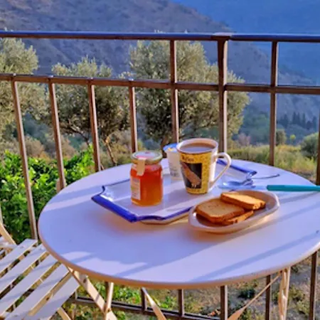 House In The Countryside With Aeolian View בית נופש *